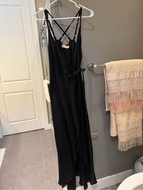 Black Crisscross Strap Wrap Maxi Dress